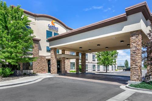 a rendering of a hotel building with a parking lot at Comfort Inn & Suites Jerome - Twin Falls in Jerome