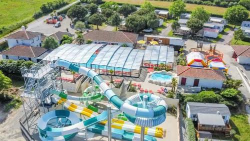 ZEcamping familial parc aquatique et piscine couverte