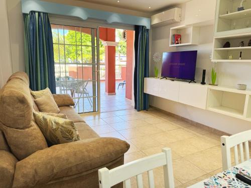 Los Cristianos Apartment - Terrace and Heated Pool
