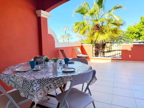 Los Cristianos Apartment - Terrace and Heated Pool