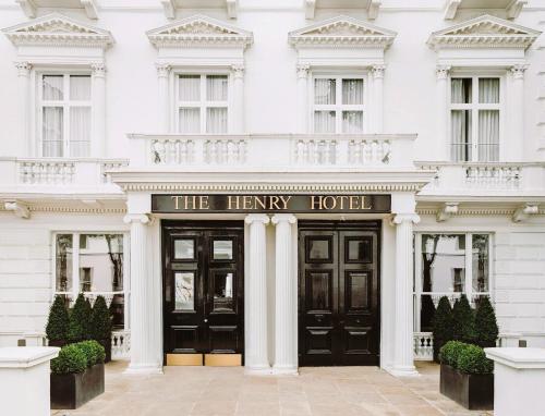 a view of the harry hotel in london at Bob W London Hyde Park in London