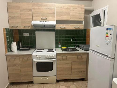 Dapur atau dapur kecil di Φειδιππιδου 30, δίπλα στα νοσοκομεία Λαϊκό και Παίδων