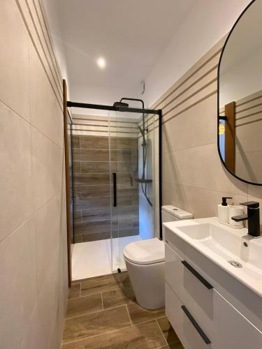 Villa vue mer à 300 m centre-Jardin, terrasse, parking gratuit, portail électrique, 2 chambres, 2 SDB