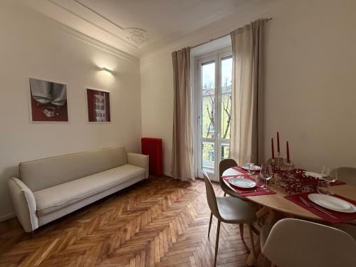 Newly Renovated 2BR Near Bocconi & Metro