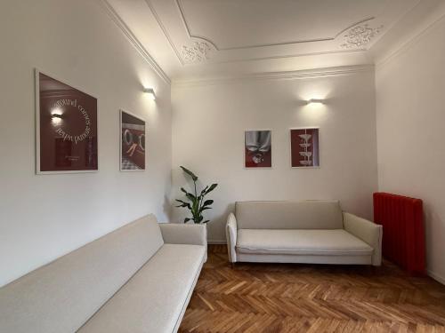 Newly Renovated 2BR Near Bocconi & Metro