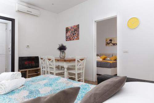 ArtStay Exclusive Apt Near Train Metro, Parking