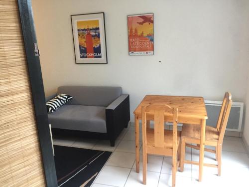 Appartement T1 avec terrasse au calme 4ème étage sur 4