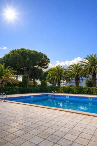 Studio Cabine - Clim - Wifi - Parking - Terasse - Piscine