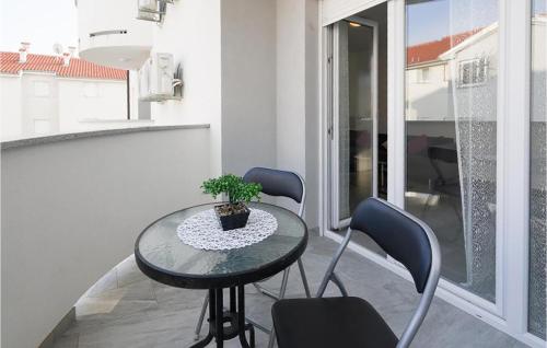 Lovely Apartment In Cizici With Wifi