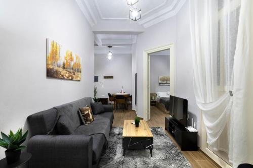 AD Neoclassical Boutique 2BR Apartment