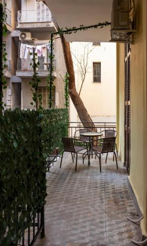 AD Neoclassical Boutique 2BR Apartment