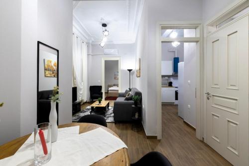 Гостиная зона в AD Neoclassical Boutique 2BR Apartment