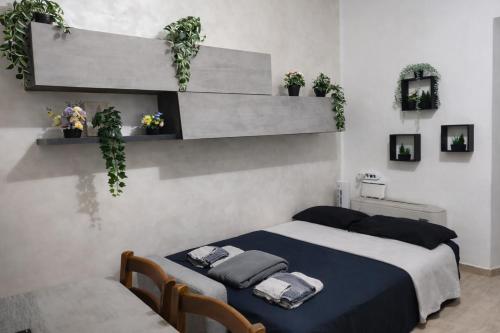 Golden Stay Rome - Golden Room with Private Kitchen and Garden - Close to Metro C