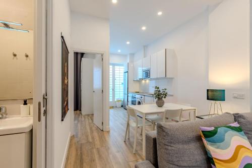 Fantastic and Bright 2H - Imperial Apartment