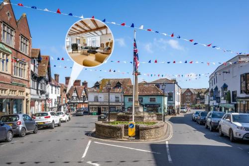 a view of a city street with a mirror at 3 Bed in Arundel oc-bt007 in Arundel