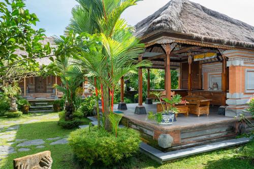 Puri Andong Villa — Property building