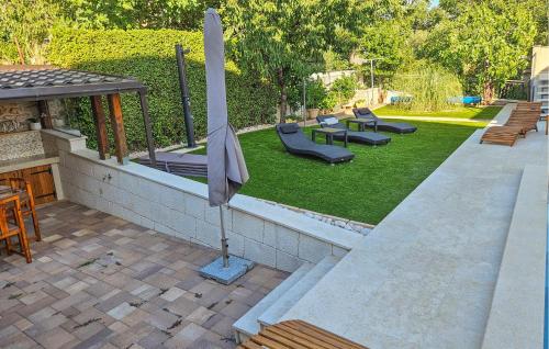 Nice Apartment In Dramalj With Swimming Pool
