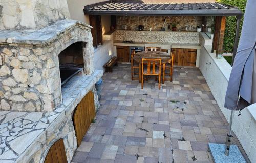 Cozy Apartment In Dramalj With Wifi