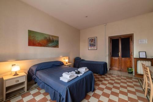 Reyes Suite & Rooms
