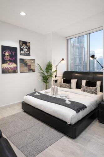Artistic Studio in Cayan Tower with Marina Views