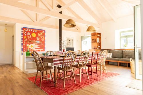 Just Like Home - Casa da Tuca