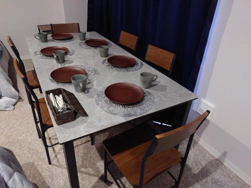 K's hotel TENNOUJI a popular designer hotel in a luxury residential neighborhood, 10 minutes from Shinsaibashi and Namba and a 5-minute walk from the subway station