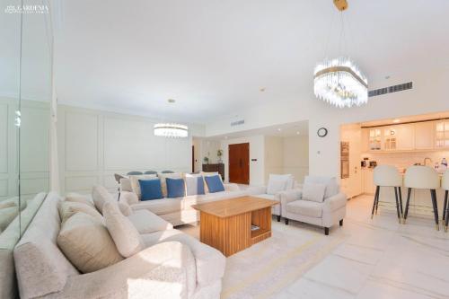 4BR Spacious Apartment in Sadaf 8 JBR, 3 Min Walk To The Beach With Sea and Dubai Marina View