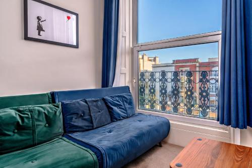 Artful flat with skyline view, Stokes Croft photo 10