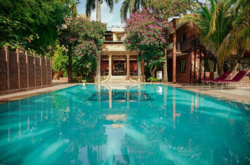 Piscina a Ranbanka Palace o a prop