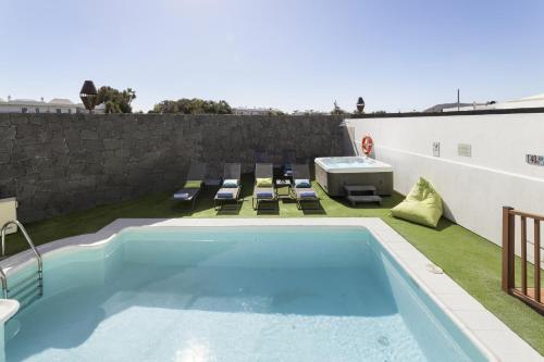 Sea Breeze Callao by Escape Home