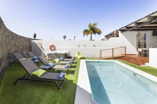 Sea Breeze Callao by Escape Home
