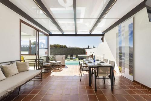 Sea Breeze Callao by Escape Home