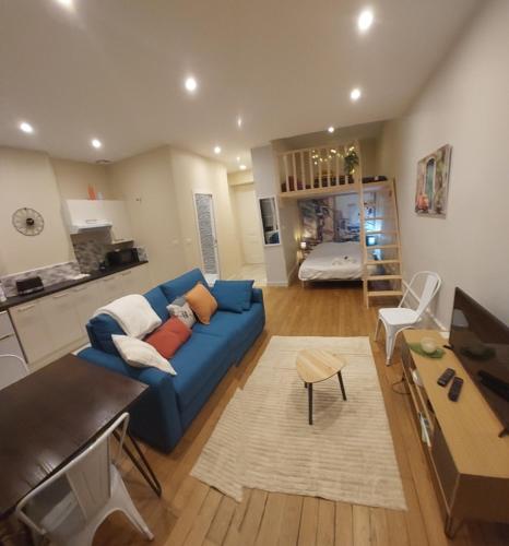 Cozy, fully renovated, ideally located