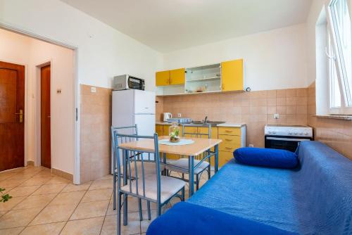 Apartments Pero by El-Pi Tours