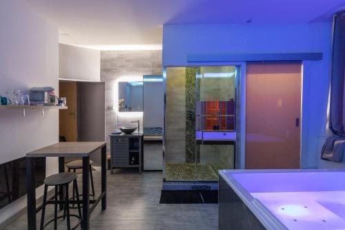 LX202 Love Room & Spa privatif - Jacuzzi & Sauna