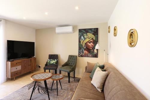 T3-House of the Palm Tree