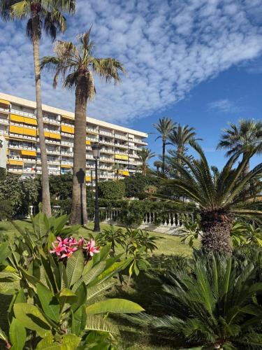 Castillo Santa Clara beach front studio