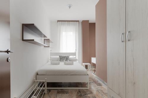 GuestHost - Porta Romana Balcony Flat