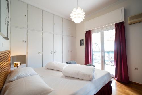 Twin Heights Retro Home for 3 by Filos Inc