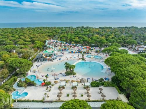 an aerial view of a water park at Luxury Caravan at Union Lido in Cavallino-Treporti