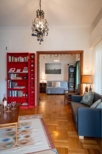 Twin Heights Retro Home for 3 by Filos Inc