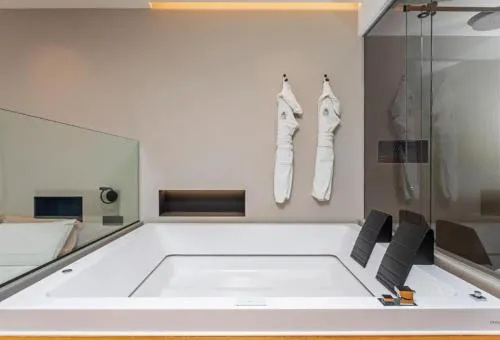 ZOE LUXURY SUITES photo 53