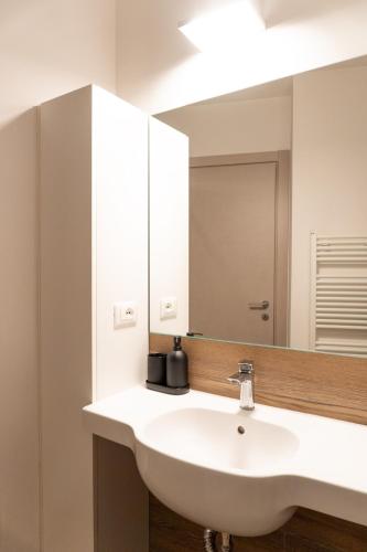 Milano Duomo Apartment for 6