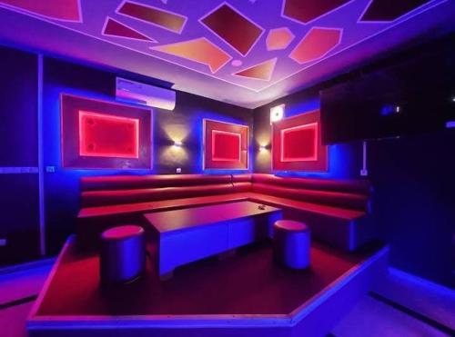 Billardbord på Faso Wakat