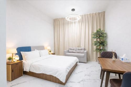 Premium Studio with Balcony, Walking Distance to ADGM & Cleveland Clinic