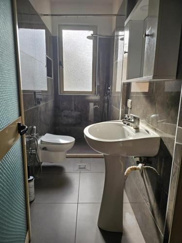 Bilik mandi di Villa Premium