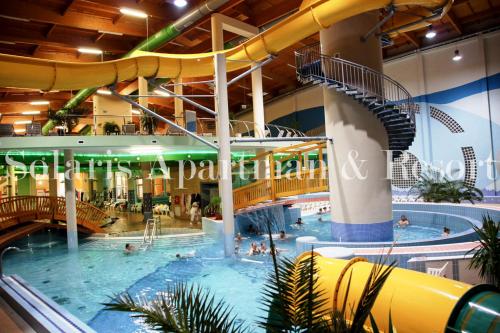 Bazén v ubytování Solaris Apartman&Resort nebo v jeho okolí