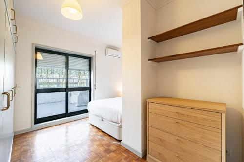 Top-floor Matosinhos 2BR Terrace