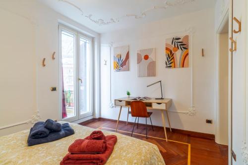 AureaLiving - Historic Trastevere Apartment with Terrace