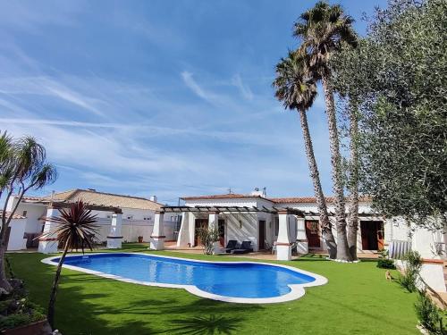 GuestReady - Charming villa with pool in Sesimbra